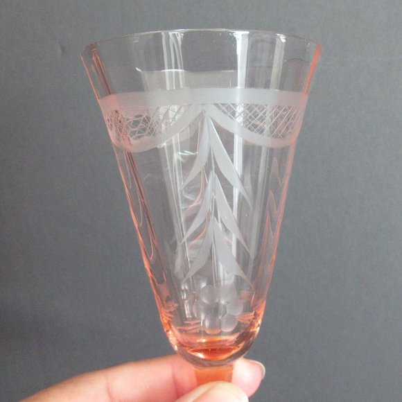 Vintage Crystal Pink Beveled Etched Wine Glasses Set of 4 - 7" Tall - Picture 8 of 14